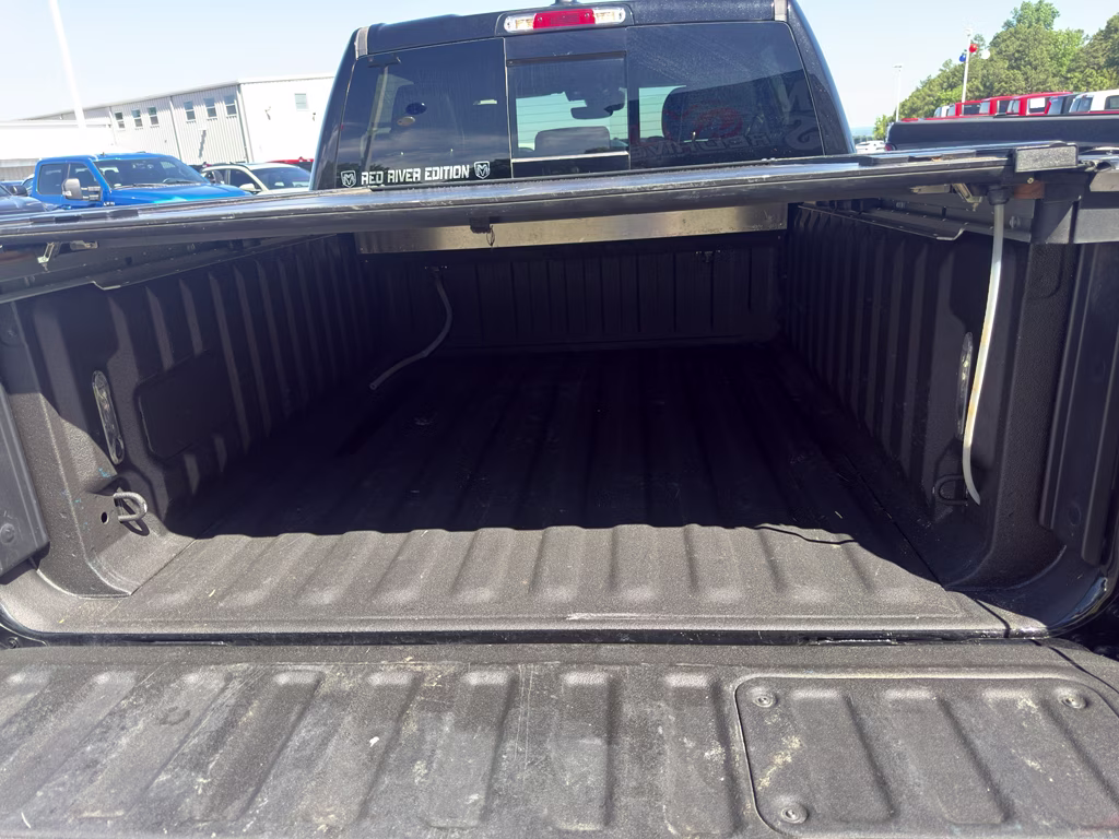 2025 Diamond Black Crystal Pearlcoat Ram 1500 Limited 4X4 Truck