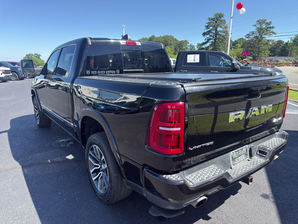 2025 Diamond Black Crystal Pearlcoat Ram 1500 Limited 4X4 Truck