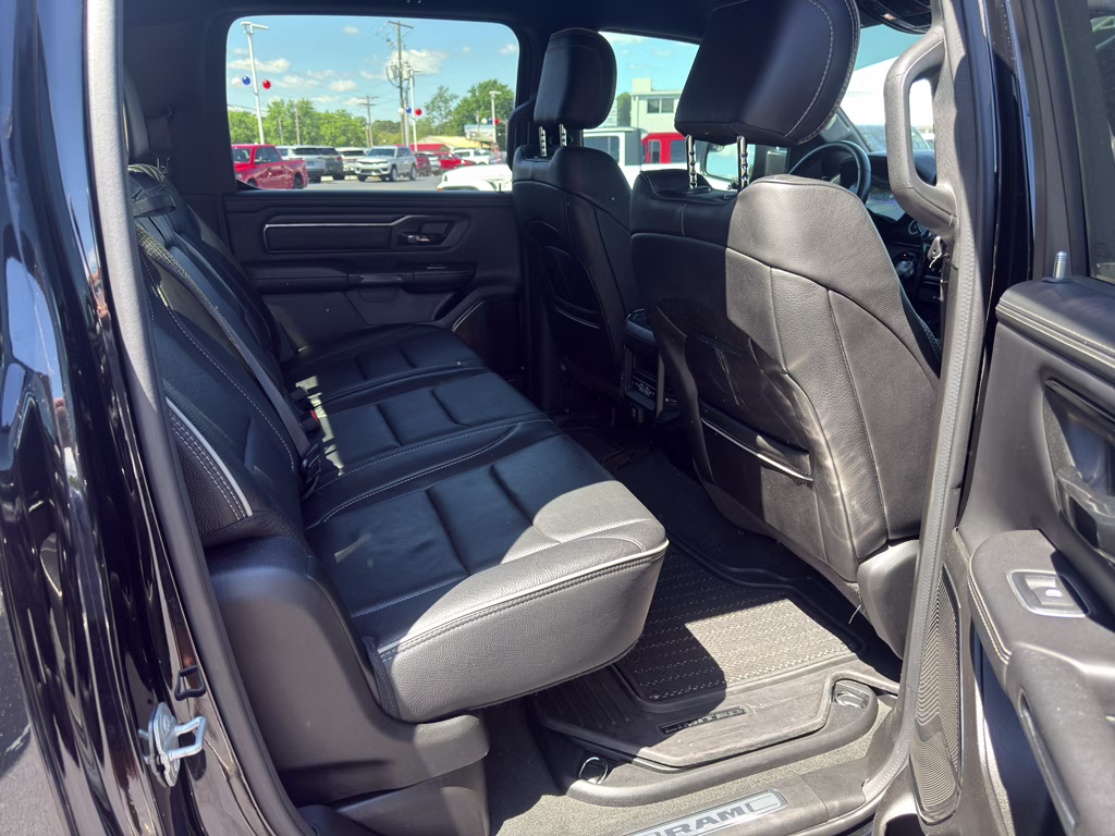 2023 Diamond Black Crystal Pearlcoat Ram 1500 Limited 4X4 Truck