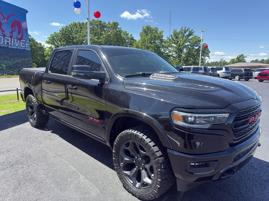 2023 Diamond Black Crystal Pearlcoat Ram 1500 Limited 4X4 Truck