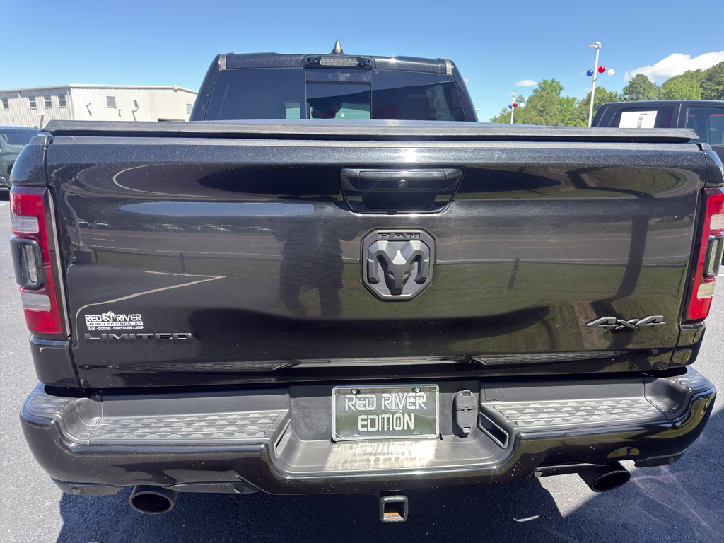 2023 Diamond Black Crystal Pearlcoat Ram 1500 Limited 4X4 Truck