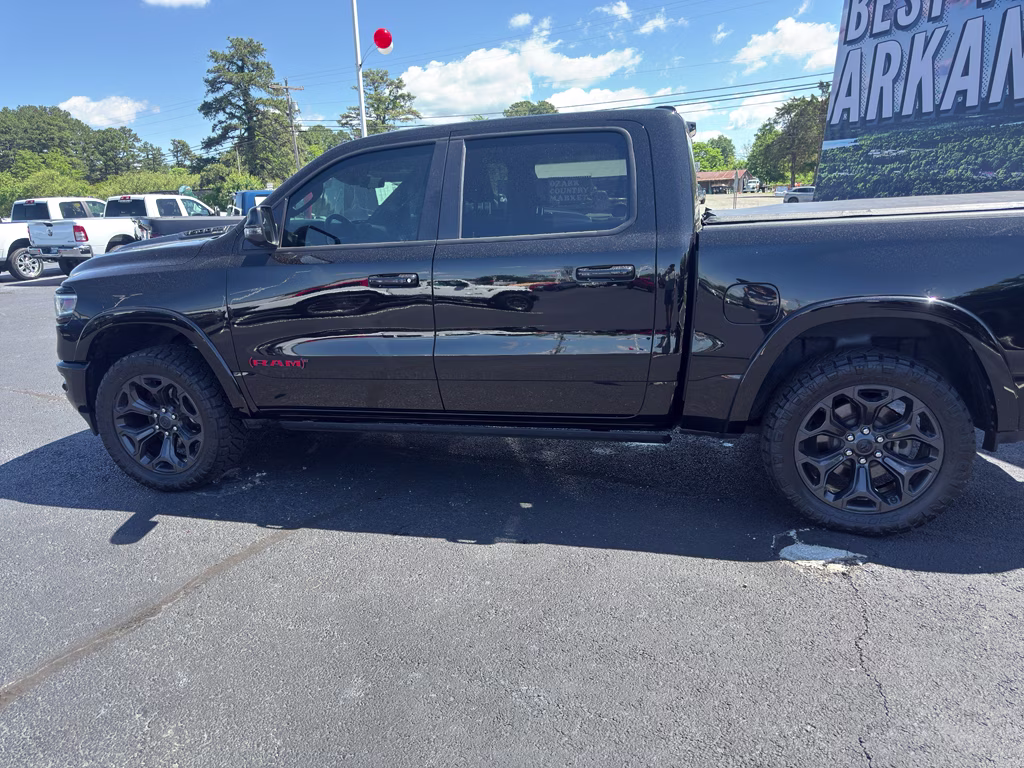 2023 Diamond Black Crystal Pearlcoat Ram 1500 Limited 4X4 Truck