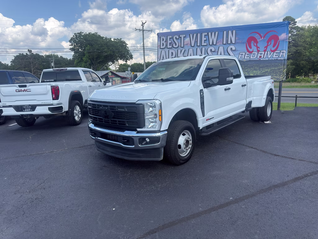 2024 Oxford White Ford Super Duty F-350 DRW XL 4X4 Truck