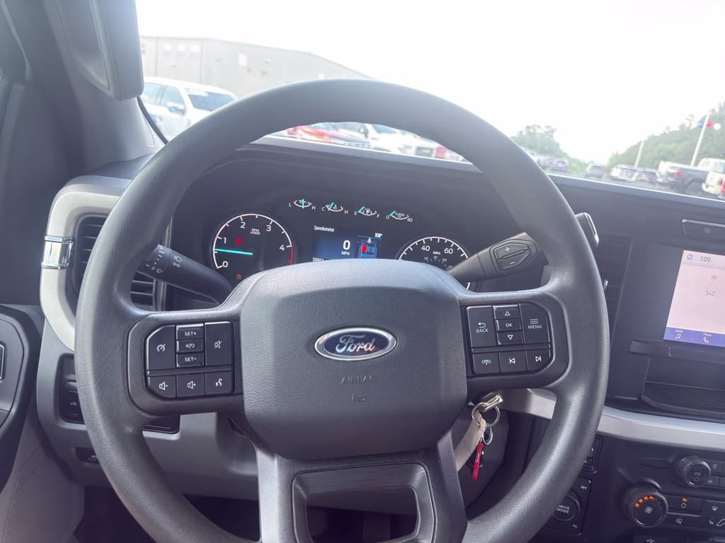 2024 Oxford White Ford Super Duty F-350 DRW XL 4X4 Truck