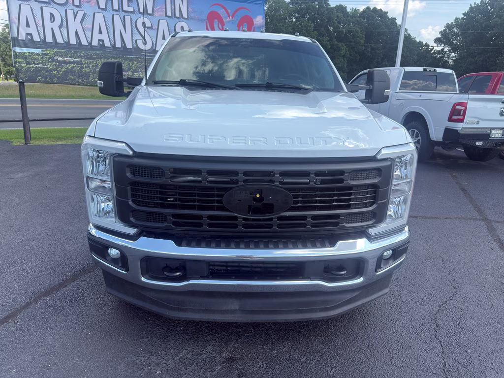 2024 Oxford White Ford Super Duty F-350 DRW XL 4X4 Truck