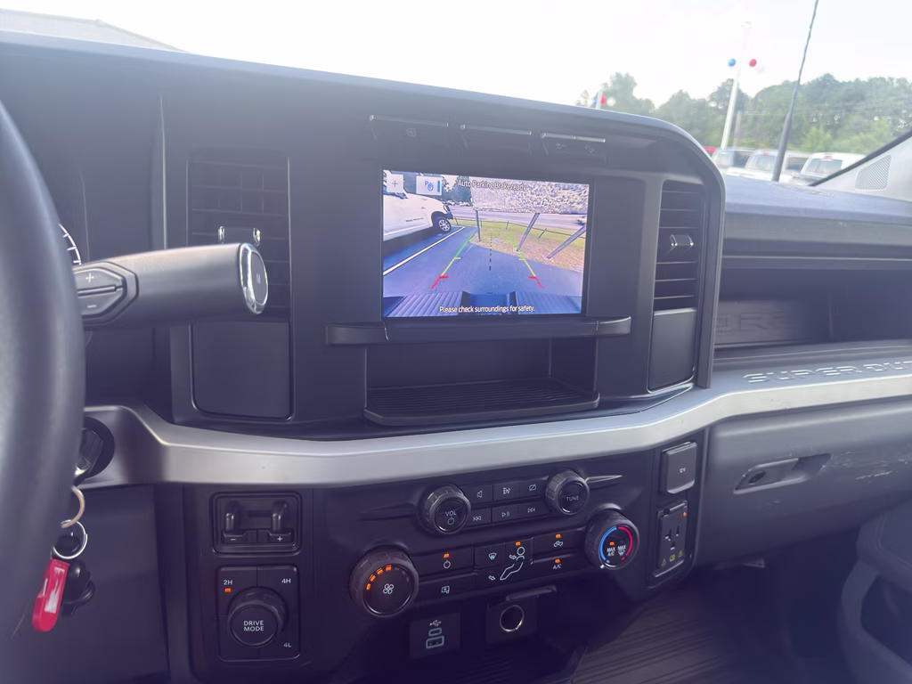 2024 Oxford White Ford Super Duty F-350 DRW XL 4X4 Truck