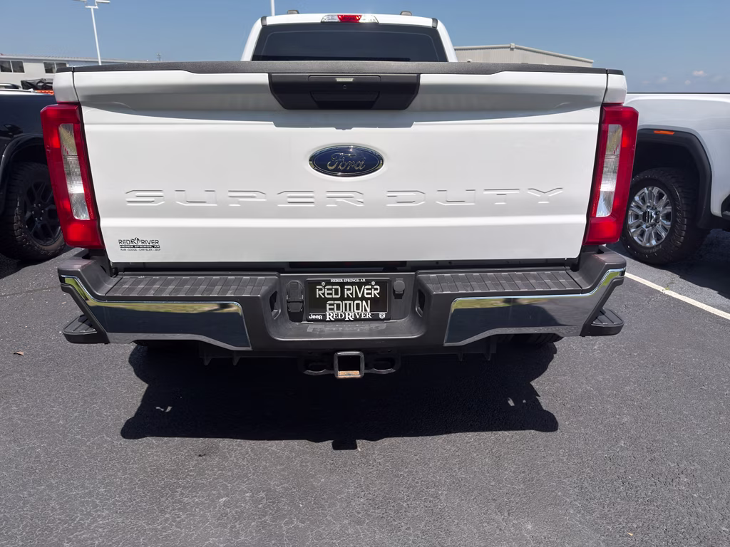 2024 Oxford White Ford Super Duty F-350 DRW XL 4X4 Truck