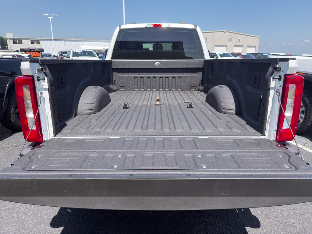 2024 Oxford White Ford Super Duty F-350 DRW XL 4X4 Truck