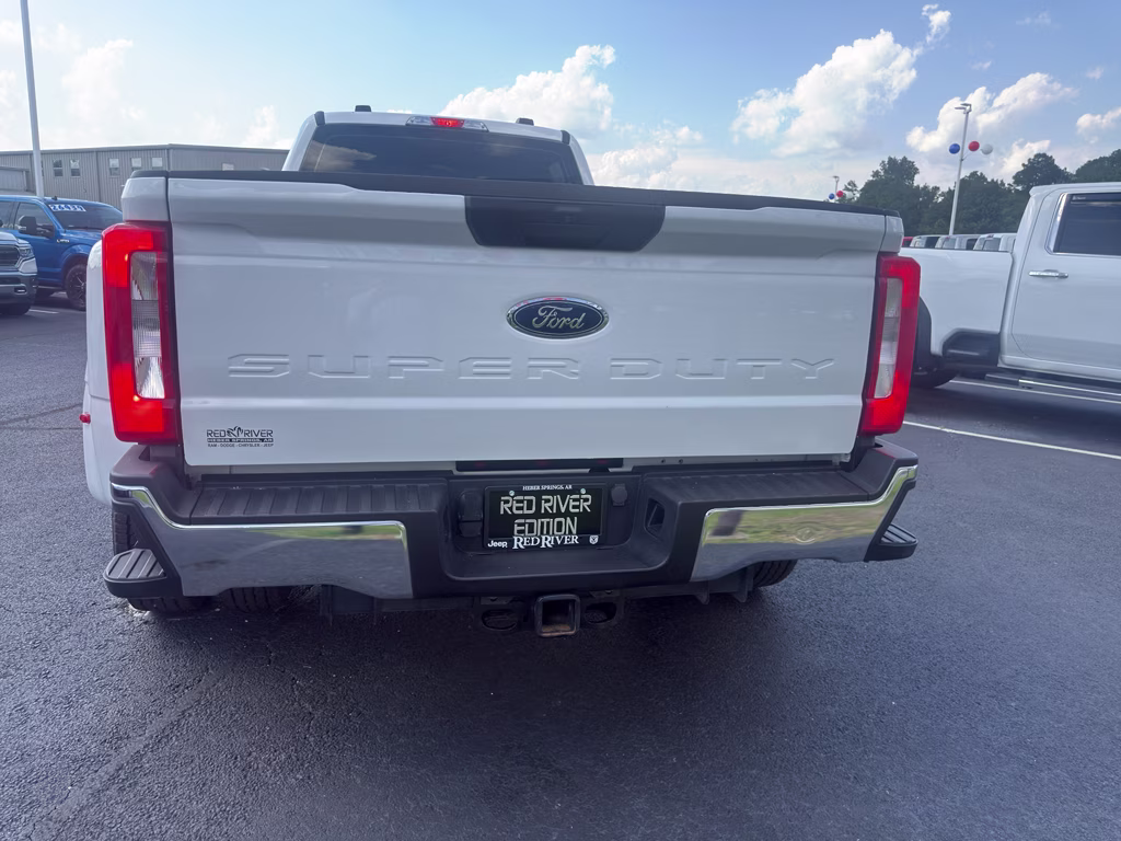 2024 Oxford White Ford Super Duty F-350 DRW XL 4X4 Truck
