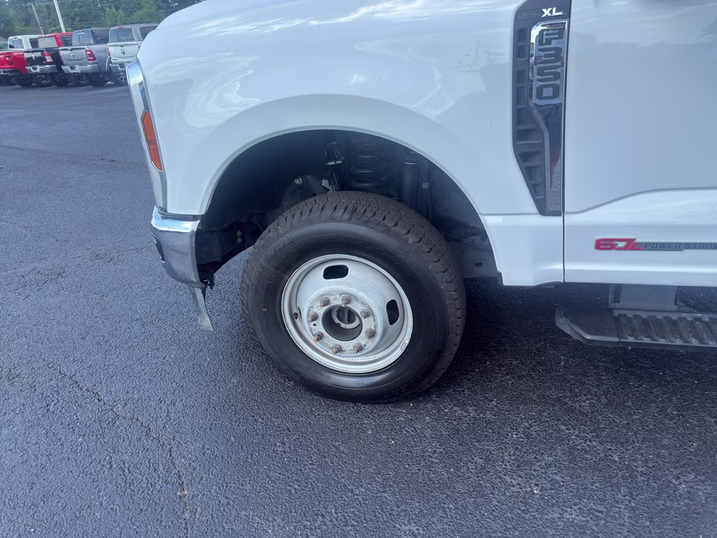 2024 Oxford White Ford Super Duty F-350 DRW XL 4X4 Truck