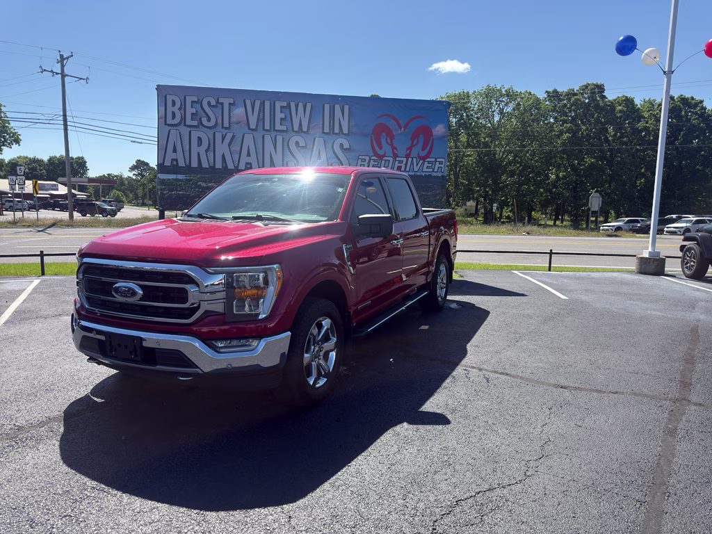 2021 Rapid Red Metallic Tinted Clearcoat Ford F-150 XLT 4X4 Truck