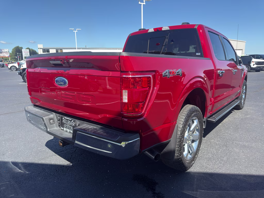 2021 Rapid Red Metallic Tinted Clearcoat Ford F-150 XLT 4X4 Truck