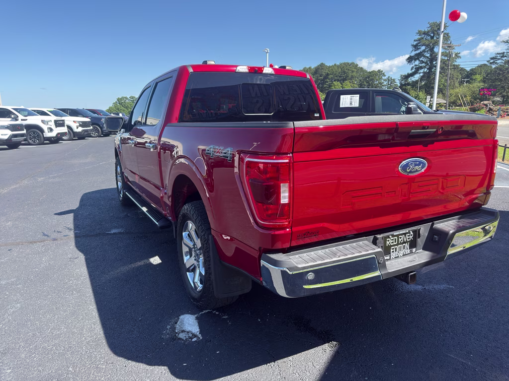 2021 Rapid Red Metallic Tinted Clearcoat Ford F-150 XLT 4X4 Truck