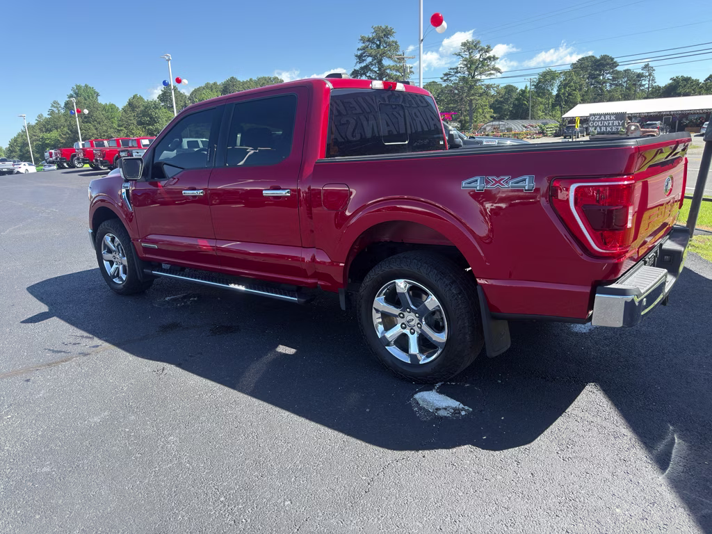 2021 Rapid Red Metallic Tinted Clearcoat Ford F-150 XLT 4X4 Truck