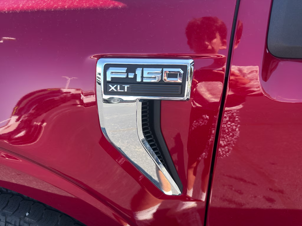 2021 Rapid Red Metallic Tinted Clearcoat Ford F-150 XLT 4X4 Truck