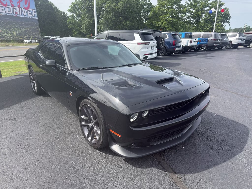 2023 Pitch Black Clearcoat Dodge Challenger R/T Scat Pack RWD Coupe