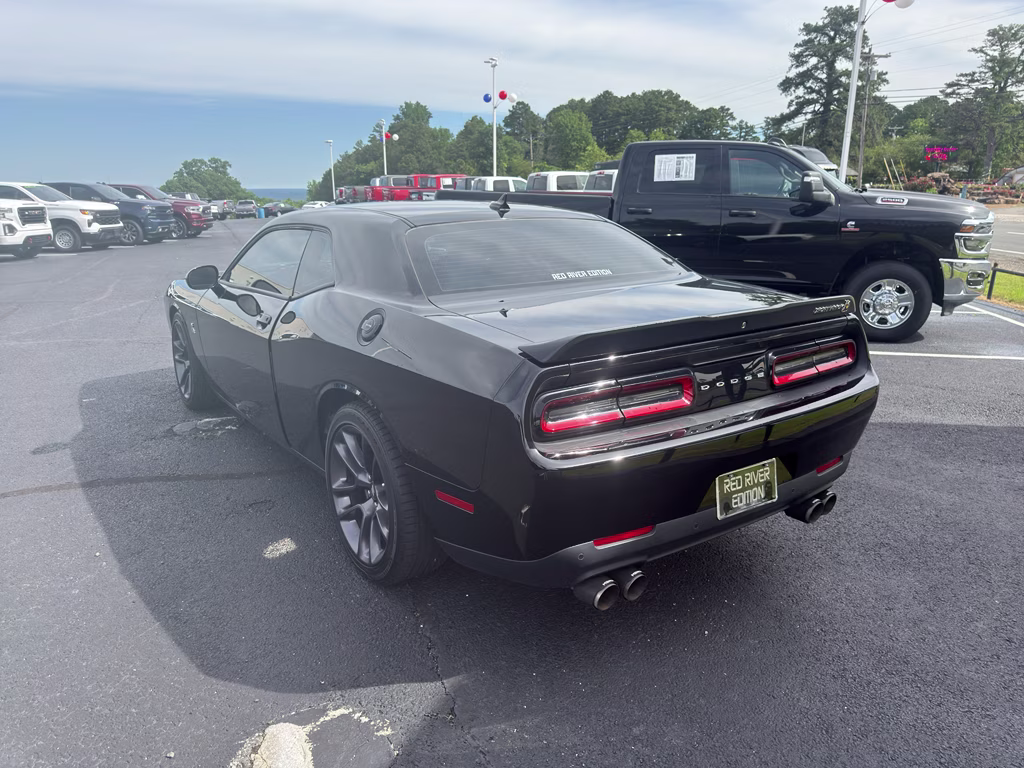 2023 Pitch Black Clearcoat Dodge Challenger R/T Scat Pack RWD Coupe