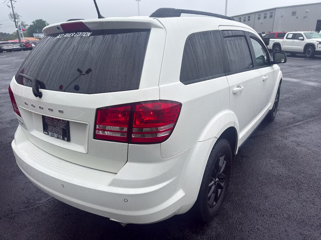 2020 Vice White Dodge Journey SE Value FWD SUV