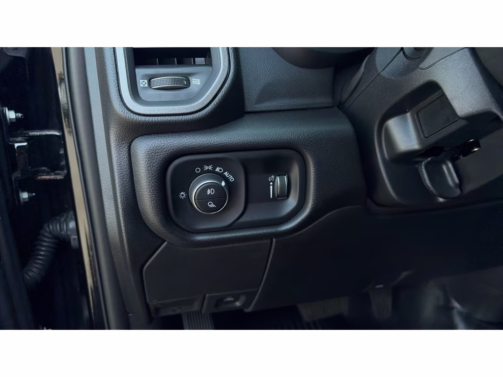 2025 Diamond Black Crystal Pearlcoat Ram 2500 Tradesman 4X4 Truck