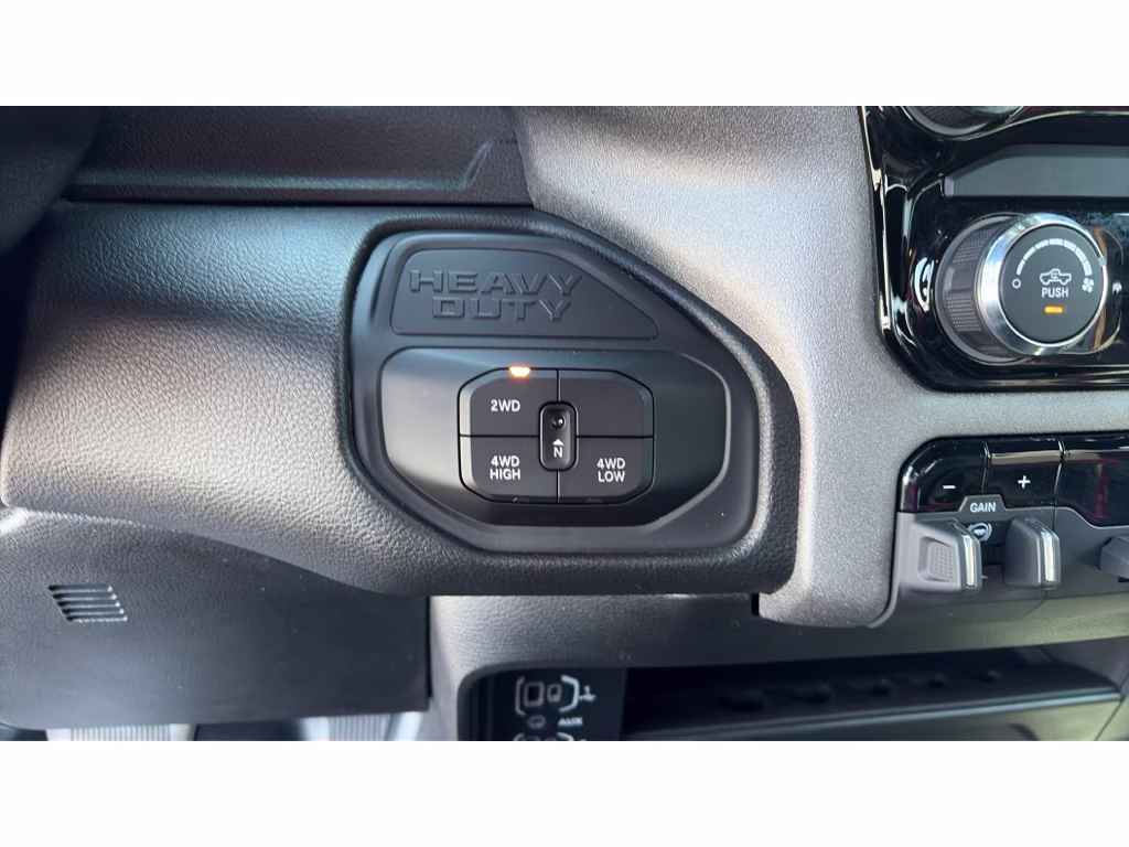 2025 Diamond Black Crystal Pearlcoat Ram 2500 Tradesman 4X4 Truck