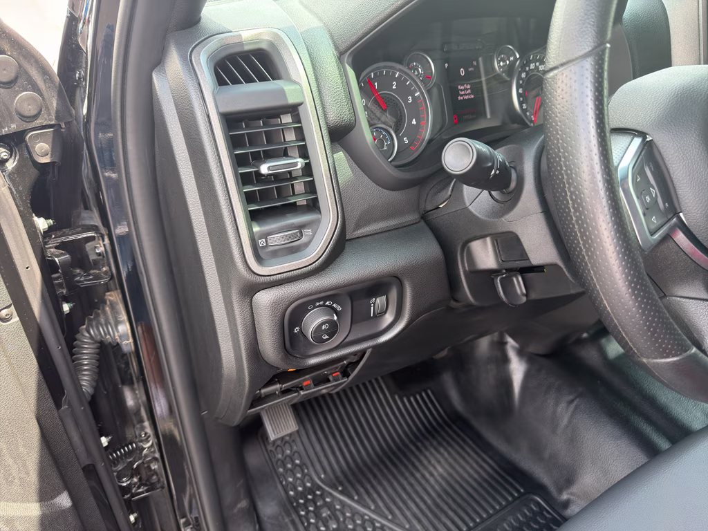 2025 Diamond Black Crystal Pearlcoat Ram 2500 Tradesman 4X4 Truck