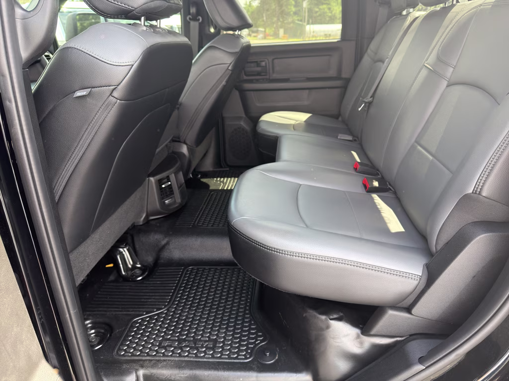 2025 Diamond Black Crystal Pearlcoat Ram 2500 Tradesman 4X4 Truck