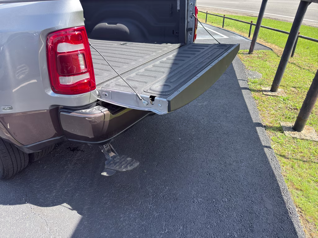 2024 Billet Silver Metallic Clearcoat Ram 3500 Longhorn 4X4 Truck
