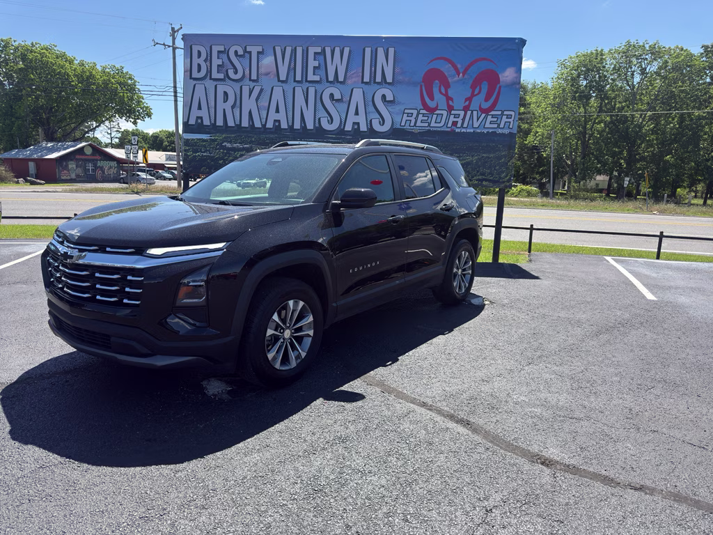 2025 Mosaic Black Metallic Chevrolet Equinox FWD LT FWD SUV