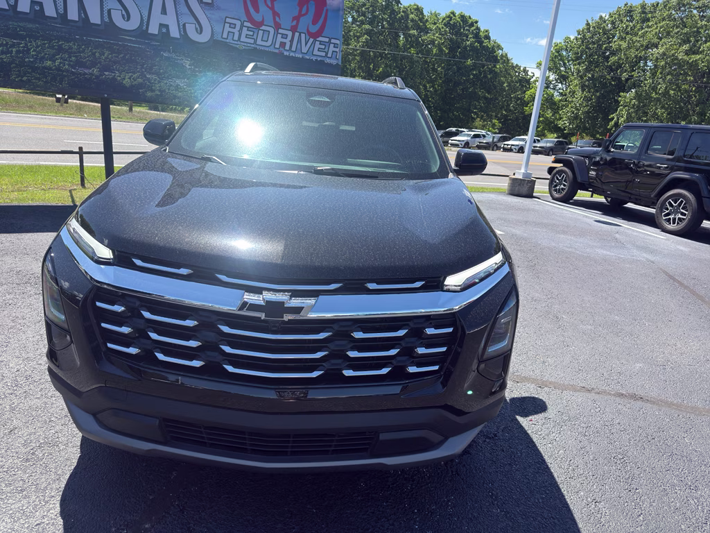 2025 Mosaic Black Metallic Chevrolet Equinox FWD LT FWD SUV