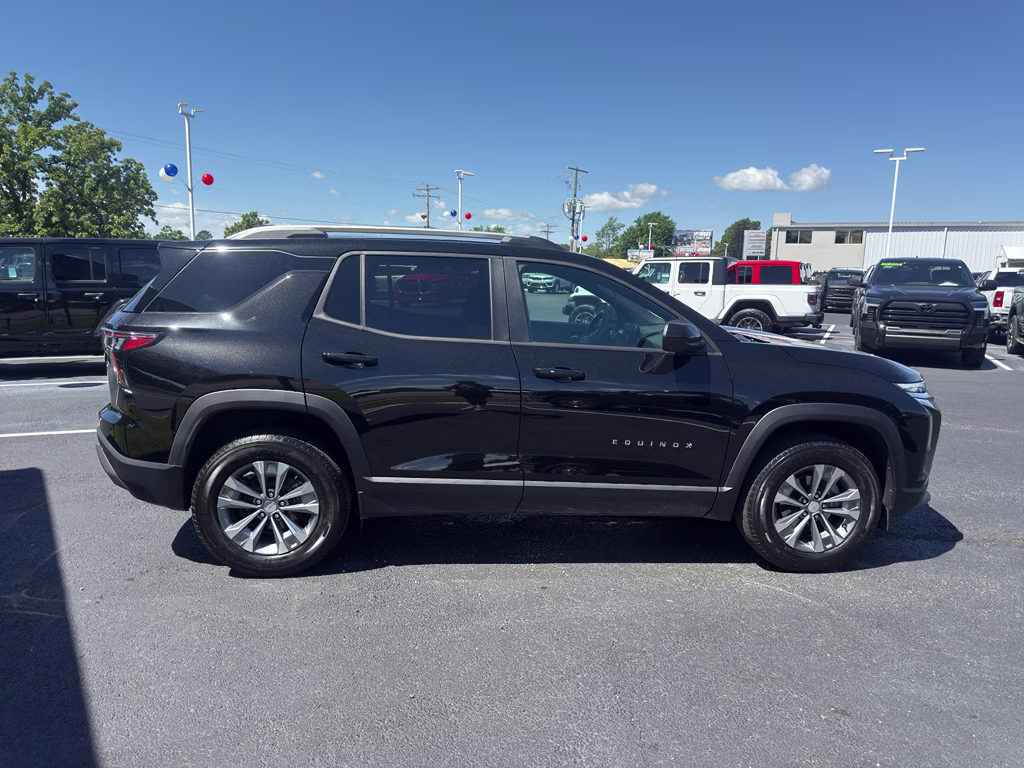 2025 Mosaic Black Metallic Chevrolet Equinox FWD LT FWD SUV