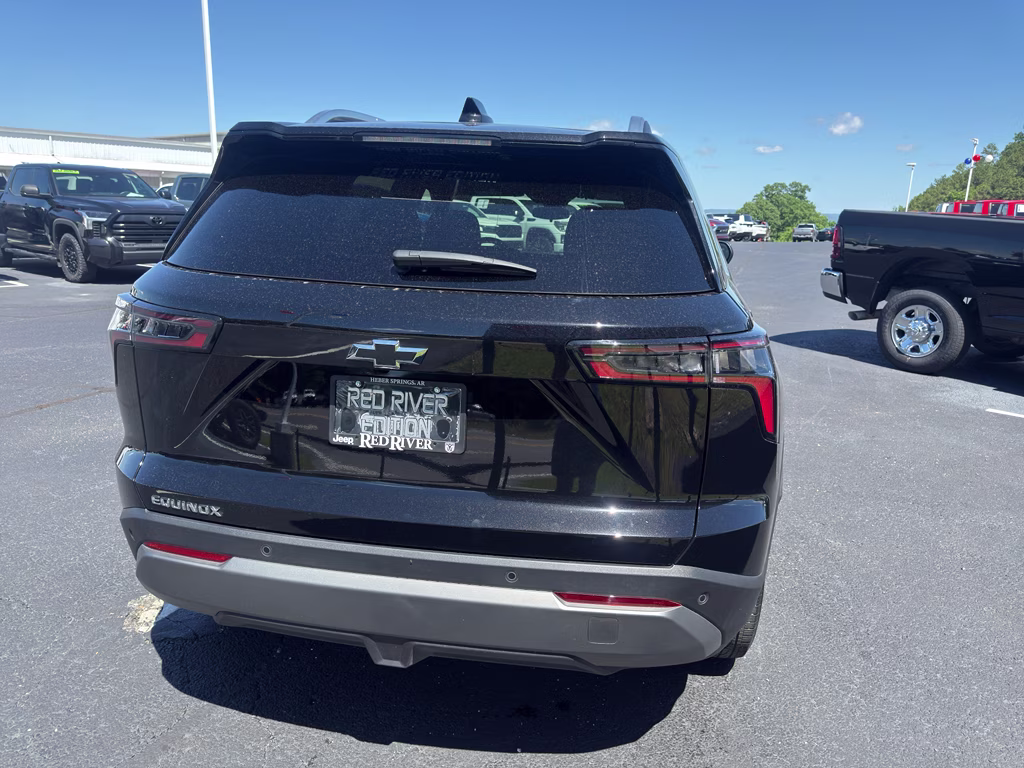 2025 Mosaic Black Metallic Chevrolet Equinox FWD LT FWD SUV
