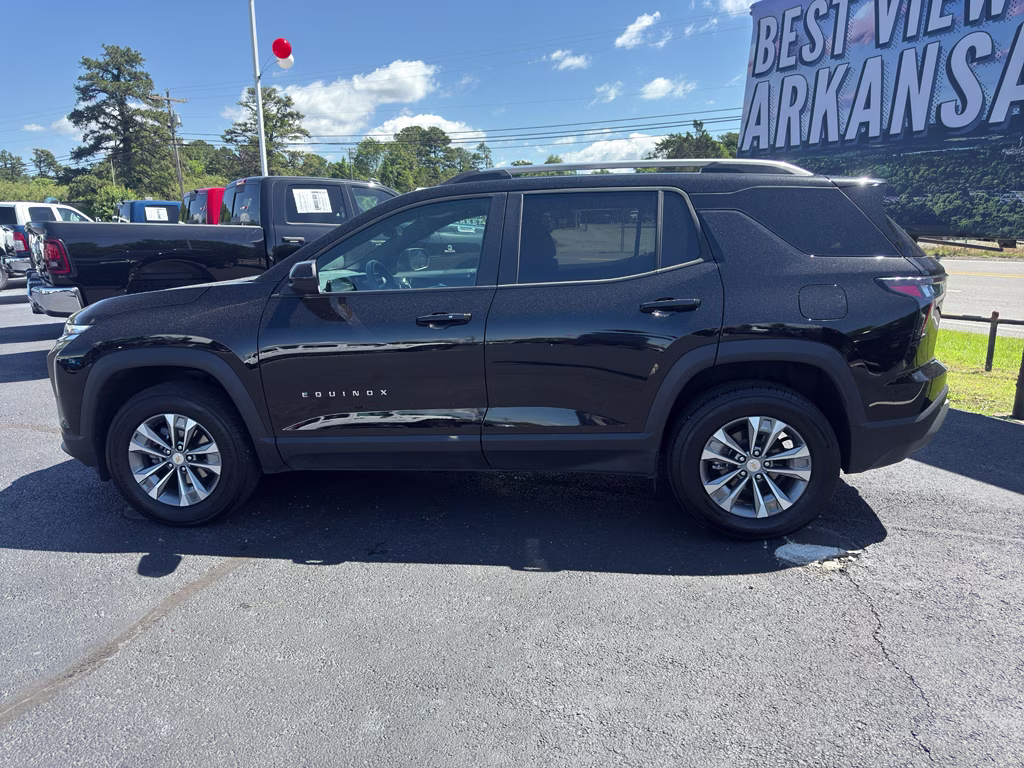 2025 Mosaic Black Metallic Chevrolet Equinox FWD LT FWD SUV