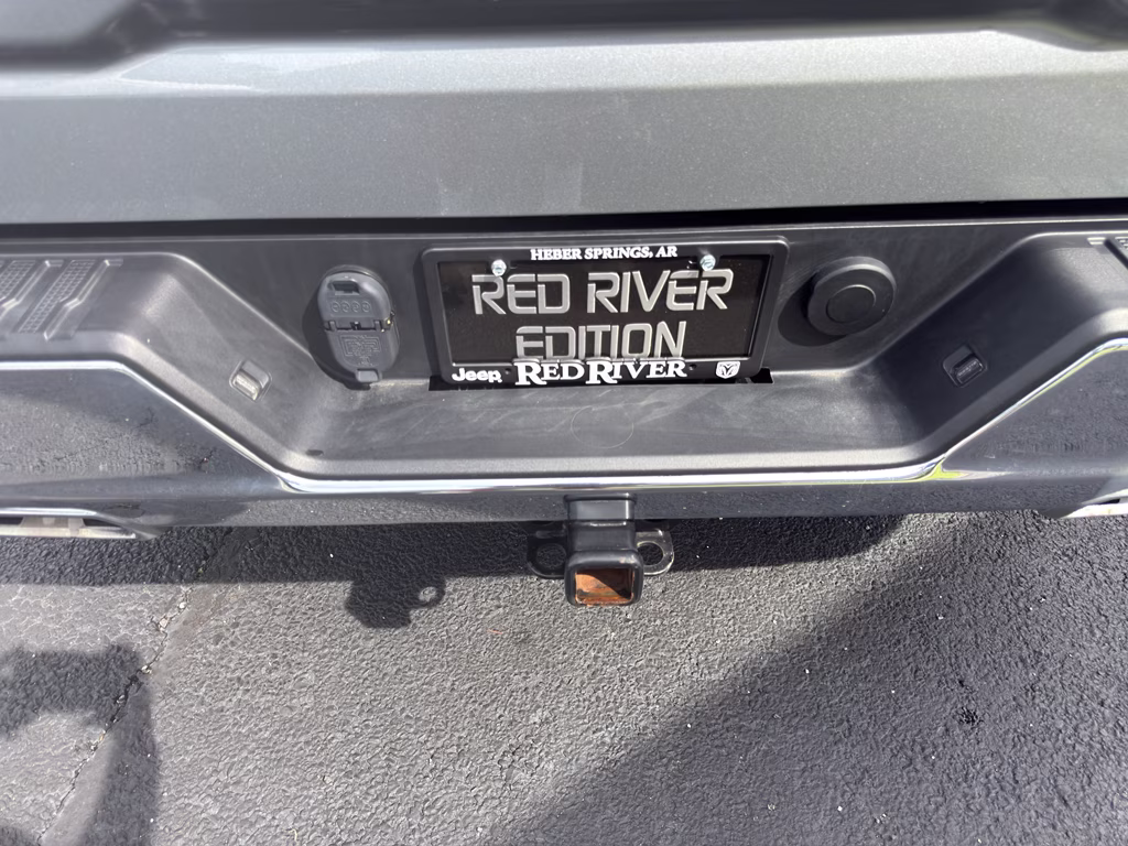 2024 Sterling Metallic GMC Sierra SLT 4X4 Truck