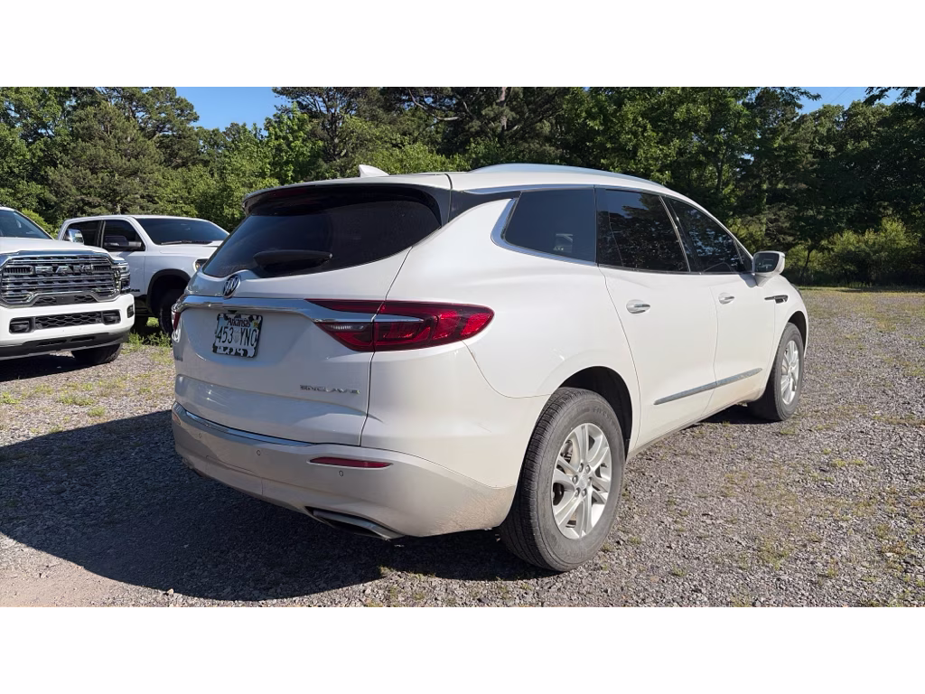 2019 White Frost Tricoat Buick Enclave Preferred FWD SUV