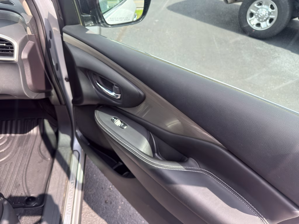 2015 Brilliant Silver Metallic Nissan Murano Platinum FWD SUV