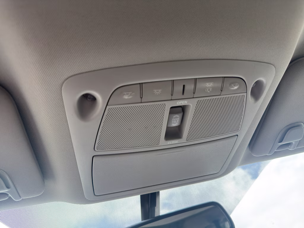 2015 Brilliant Silver Metallic Nissan Murano Platinum FWD SUV