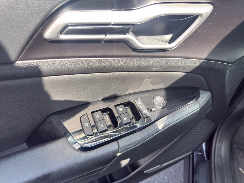 2024 Ebony Black Kia Sportage EX FWD SUV