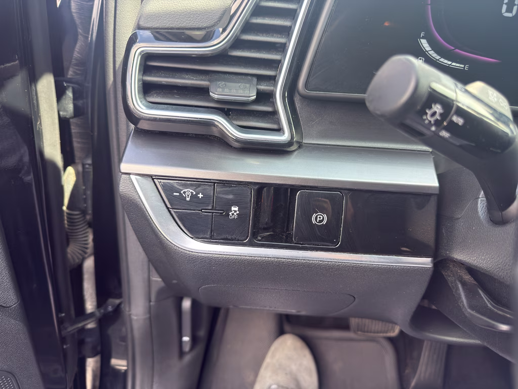 2024 Ebony Black Kia Sportage EX FWD SUV