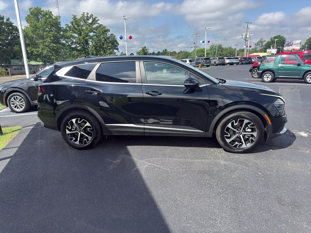2024 Ebony Black Kia Sportage EX FWD SUV