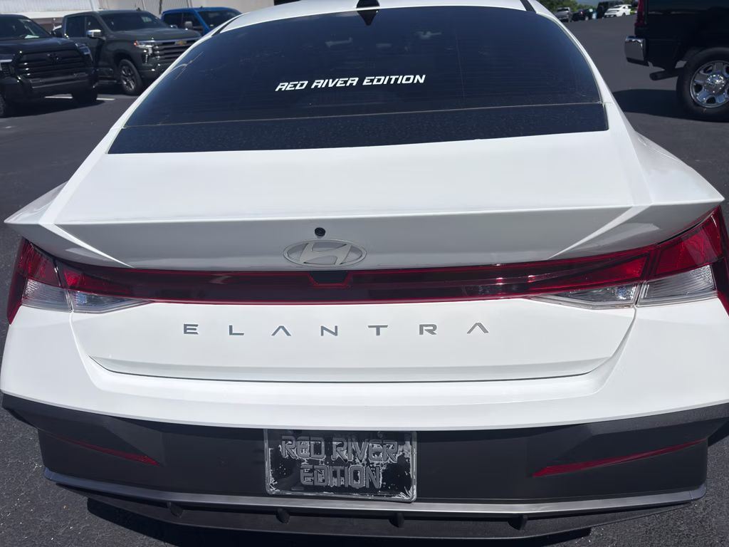 2025 Serenity White Hyundai Elantra SE FWD Sedan