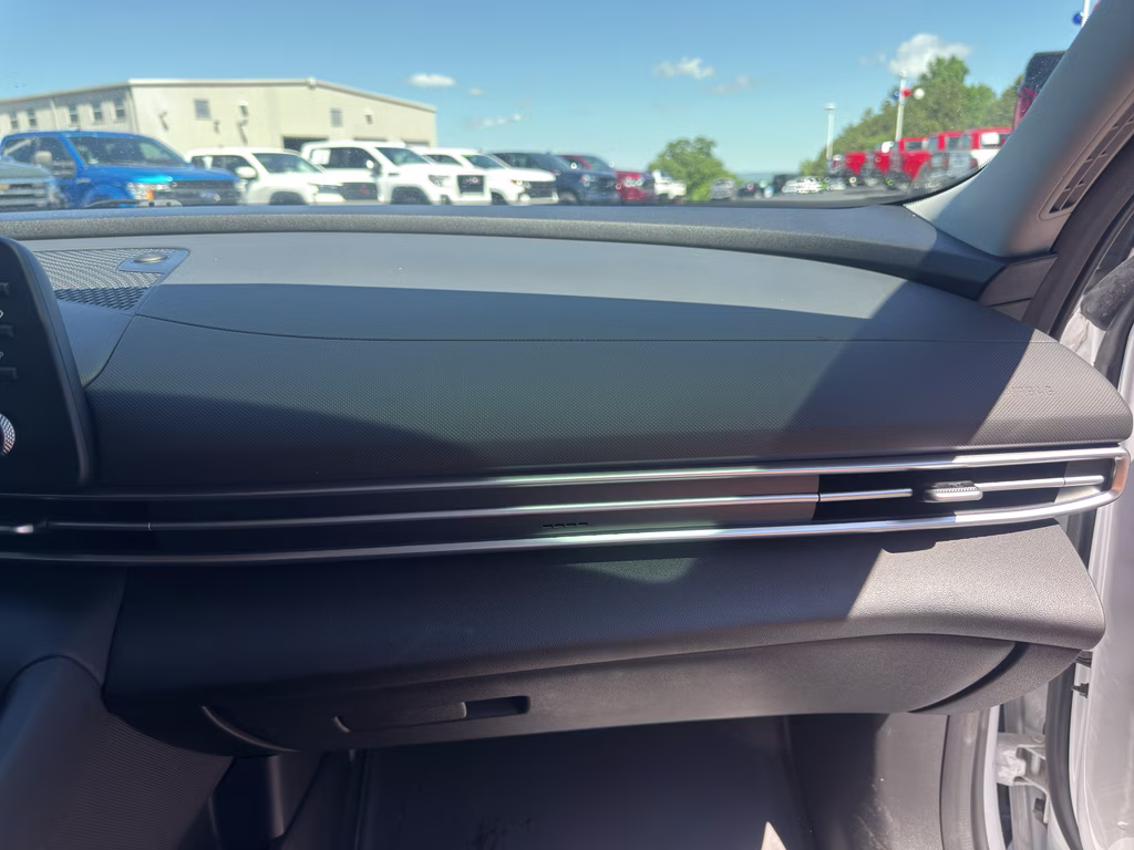 2025 Serenity White Hyundai Elantra SE FWD Sedan