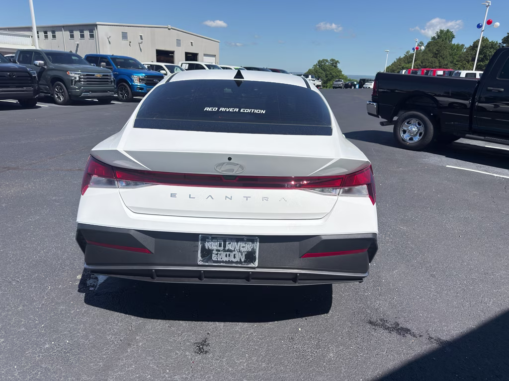 2025 Serenity White Hyundai Elantra SE FWD Sedan
