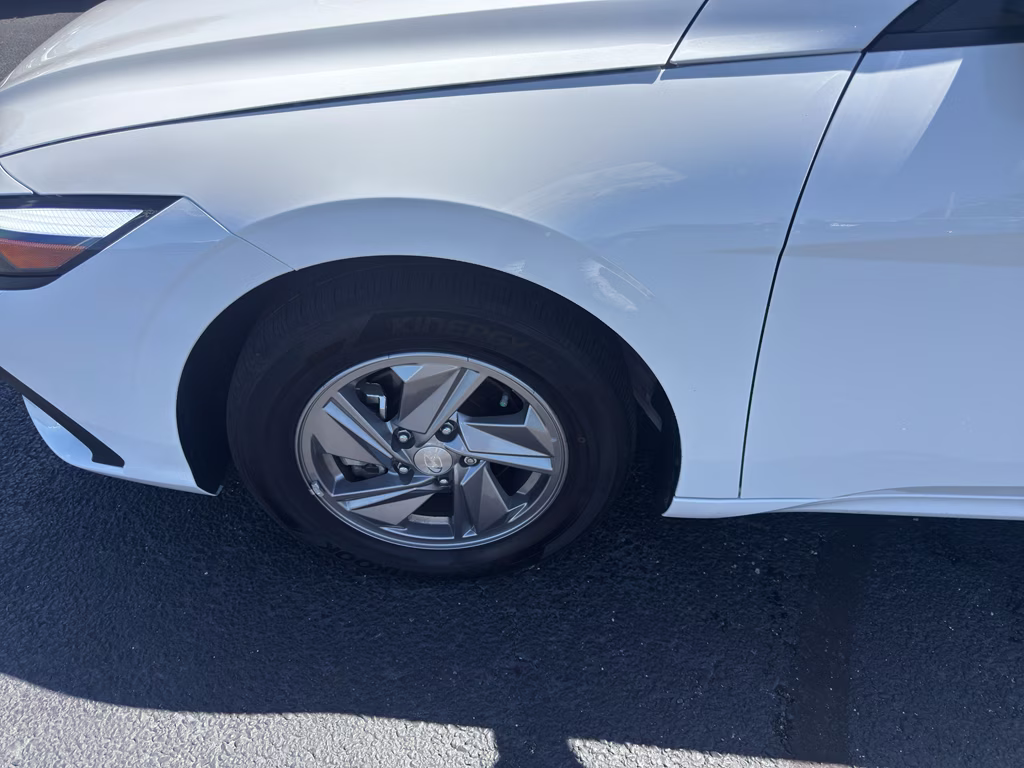 2025 Serenity White Hyundai Elantra SE FWD Sedan