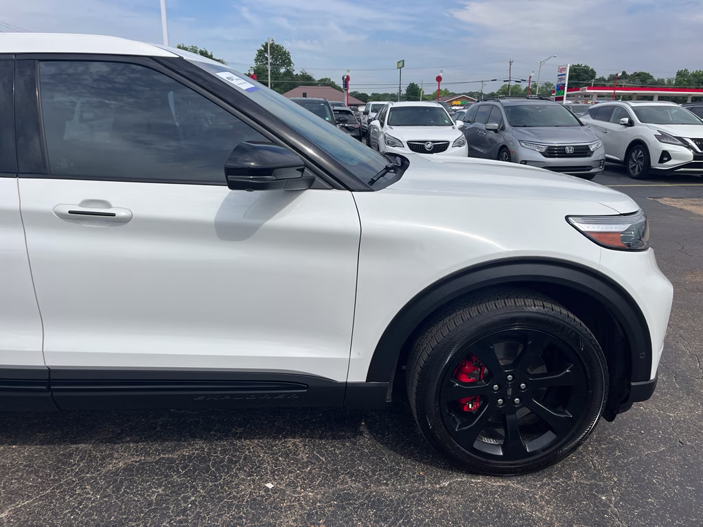2021 Star White Metallic Tri-Coat Ford Explorer ST 4X4 SUV