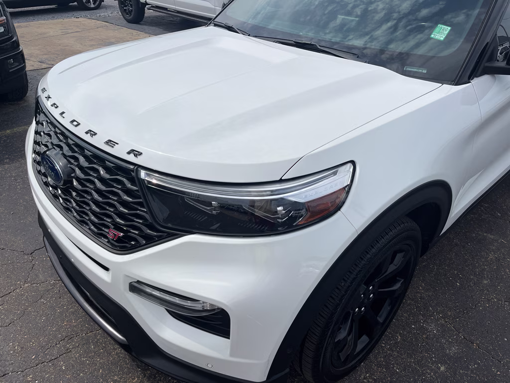 2021 Star White Metallic Tri-Coat Ford Explorer ST 4X4 SUV