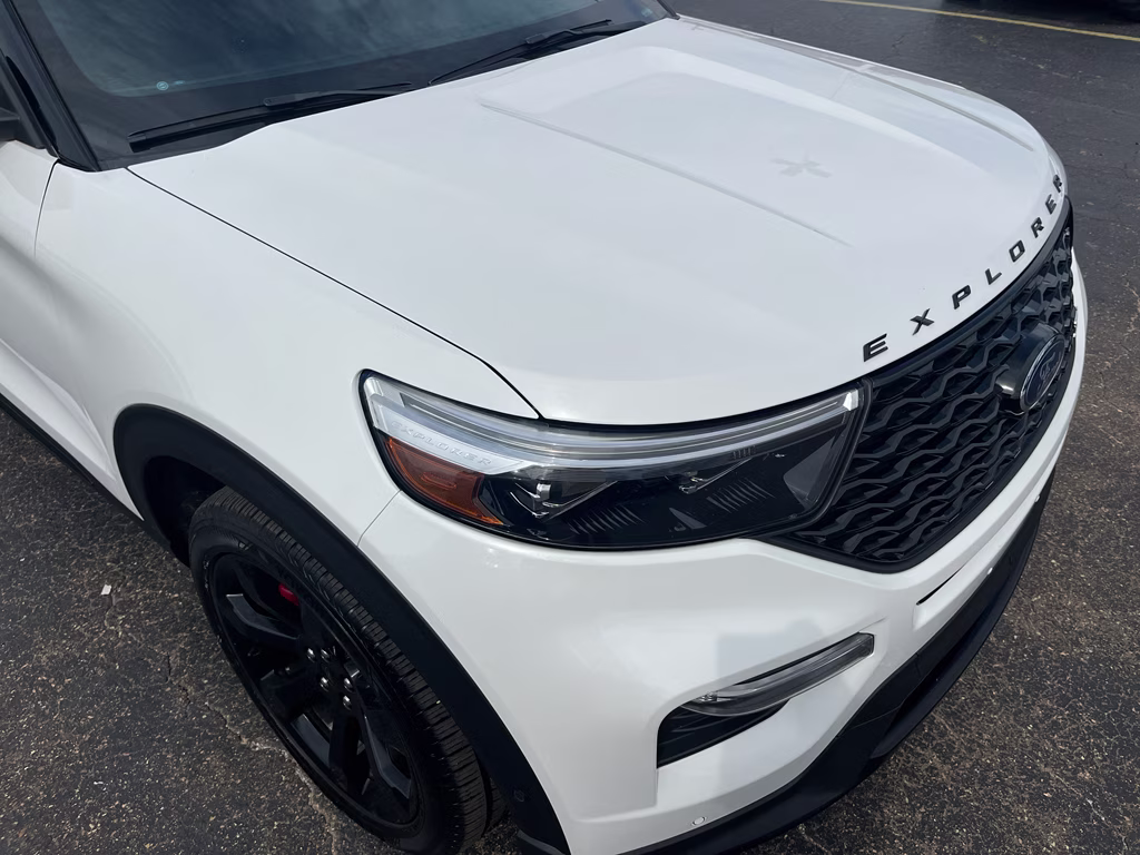 2021 Star White Metallic Tri-Coat Ford Explorer ST 4X4 SUV