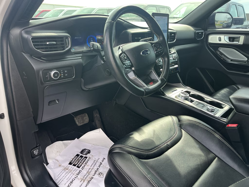 2021 Star White Metallic Tri-Coat Ford Explorer ST 4X4 SUV