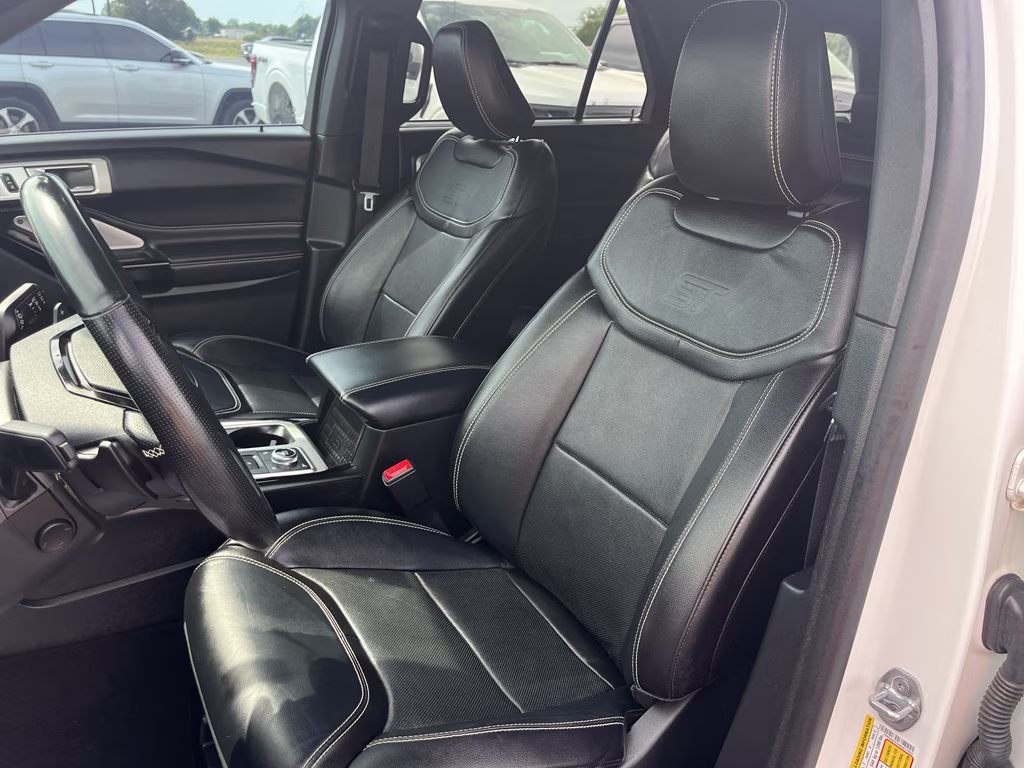 2021 Star White Metallic Tri-Coat Ford Explorer ST 4X4 SUV