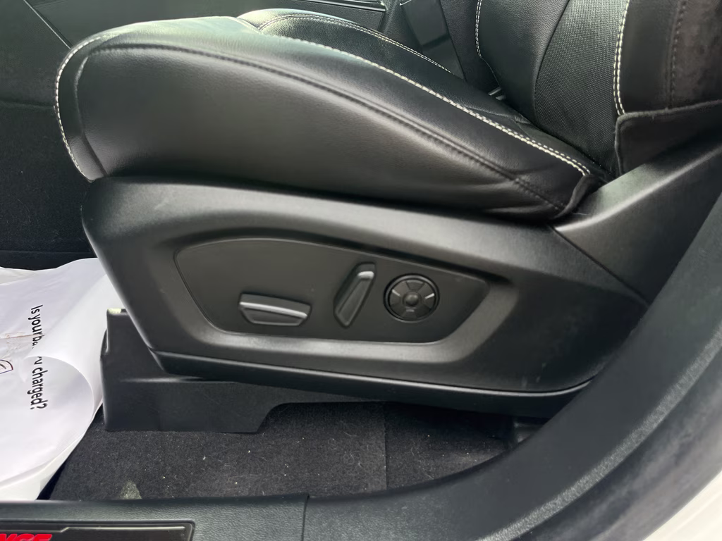 2021 Star White Metallic Tri-Coat Ford Explorer ST 4X4 SUV