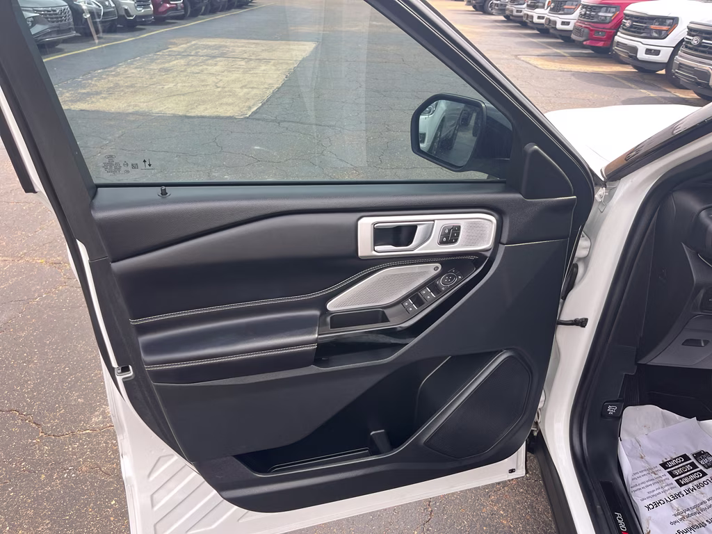 2021 Star White Metallic Tri-Coat Ford Explorer ST 4X4 SUV